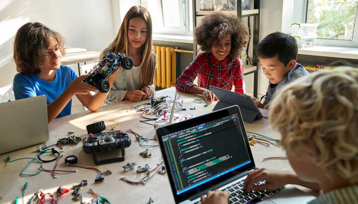 How Technology in Schools Can Build Employability Skills in All Sectors